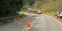 VÍTIMA FATAL Motoqueiro de 30 anos morre ao cair debaixo de carreta na estrada que liga Itabira a João Monlevade