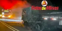 EM ITABIRA Caminhão carregado com calcário fica completamente destruído ao pegar fogo na rodovia MGC-120