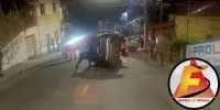 Motorista fica presa em carro após capotamento na Vila Piedade e é resgatada pelos bombeiros