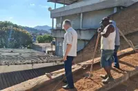 Prefeitura de João Monlevade conclui obra de contenção e recupera trecho da rua Felipe Camarão, no Loanda