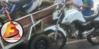 Motociclista fica ferido após perder o controle e bater em carretinha no bairro Praia; Veja Vídeo