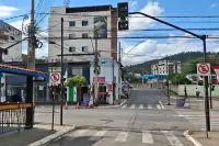Semáforo do cruzamento da Wilson Alvarenga com Duque de Caxias volta a funcionar após manutenção técnica