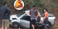 Mulher fica ferida após carro bater contra poste em João Monlevade