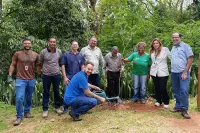 Codema realiza reunião de setembro no Parque do Areão e participa de plantio de mudas