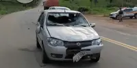 Vacas na pista provocam acidente com dois carros na MG-434, em Itabira