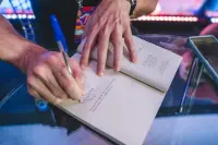 6º Flitabira recebe inscrições para a central de autógrafos